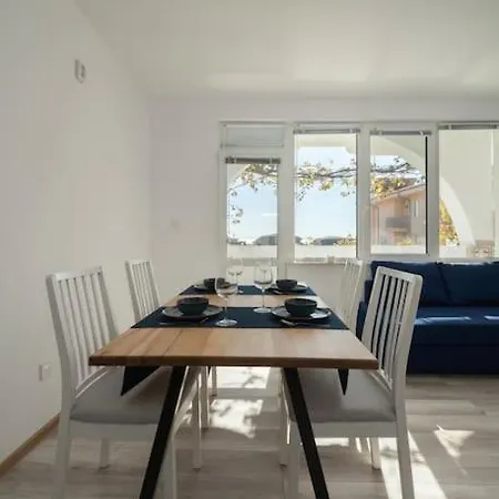Boutique Blue סבטי ולאס